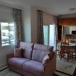 In First Line Apto 4-3 Appartement