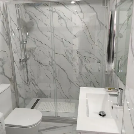 In First Line Apto 4-3 * Marbella