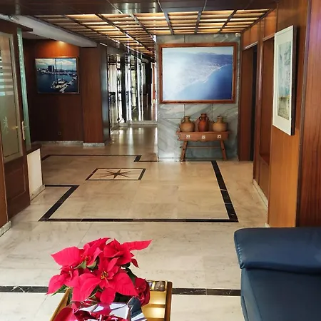 Apartment In First Line Apto 4-3 Marbella