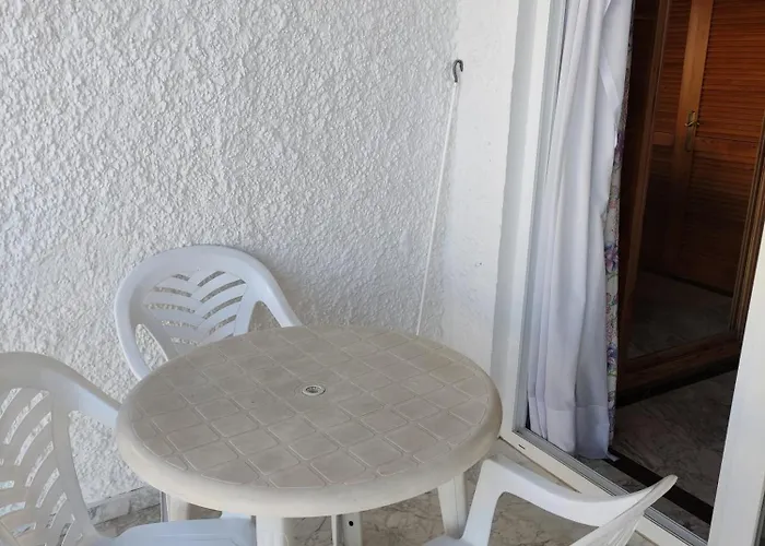 Апартаменти In First Line Apto 4-3 Марбелья