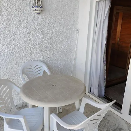 Apartamento In First Line Apto 4-3 Marbella